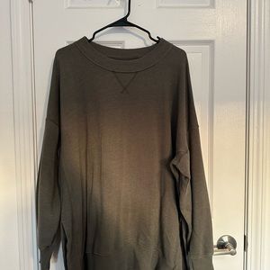 AE Long green sweater
